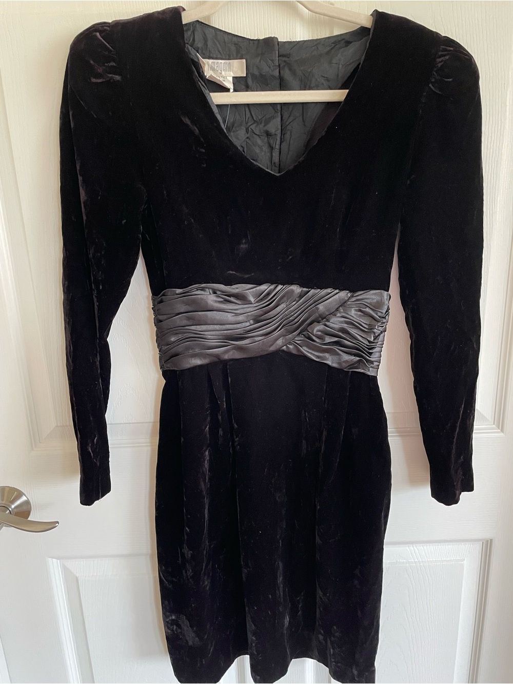I.Magnin Black Velvet Long-Sleeve Dress with Satin Waistband Size 4